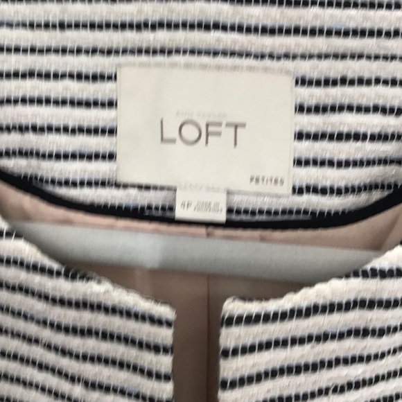 Loft Striped Suit Jacket Blazer Open Front Lightweight Black/Creme Size 4 Petite - Picture 4 of 8